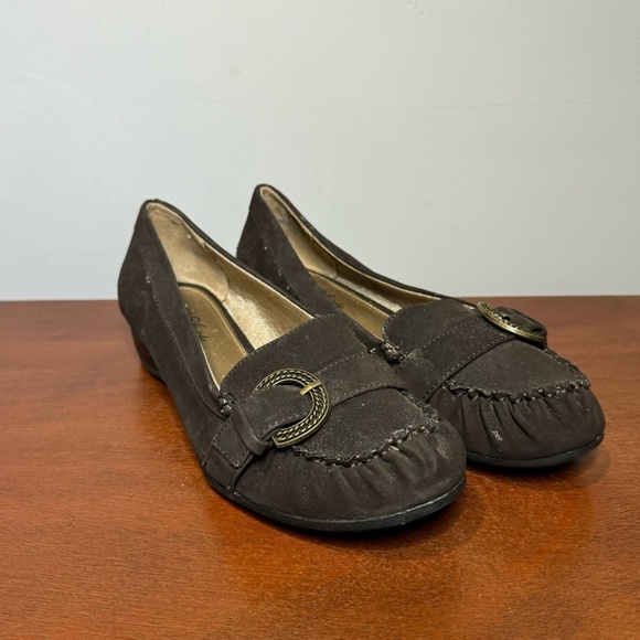 Life stride brown vegan suede loafers with buckle accent size 11 - Picture 2 of 8